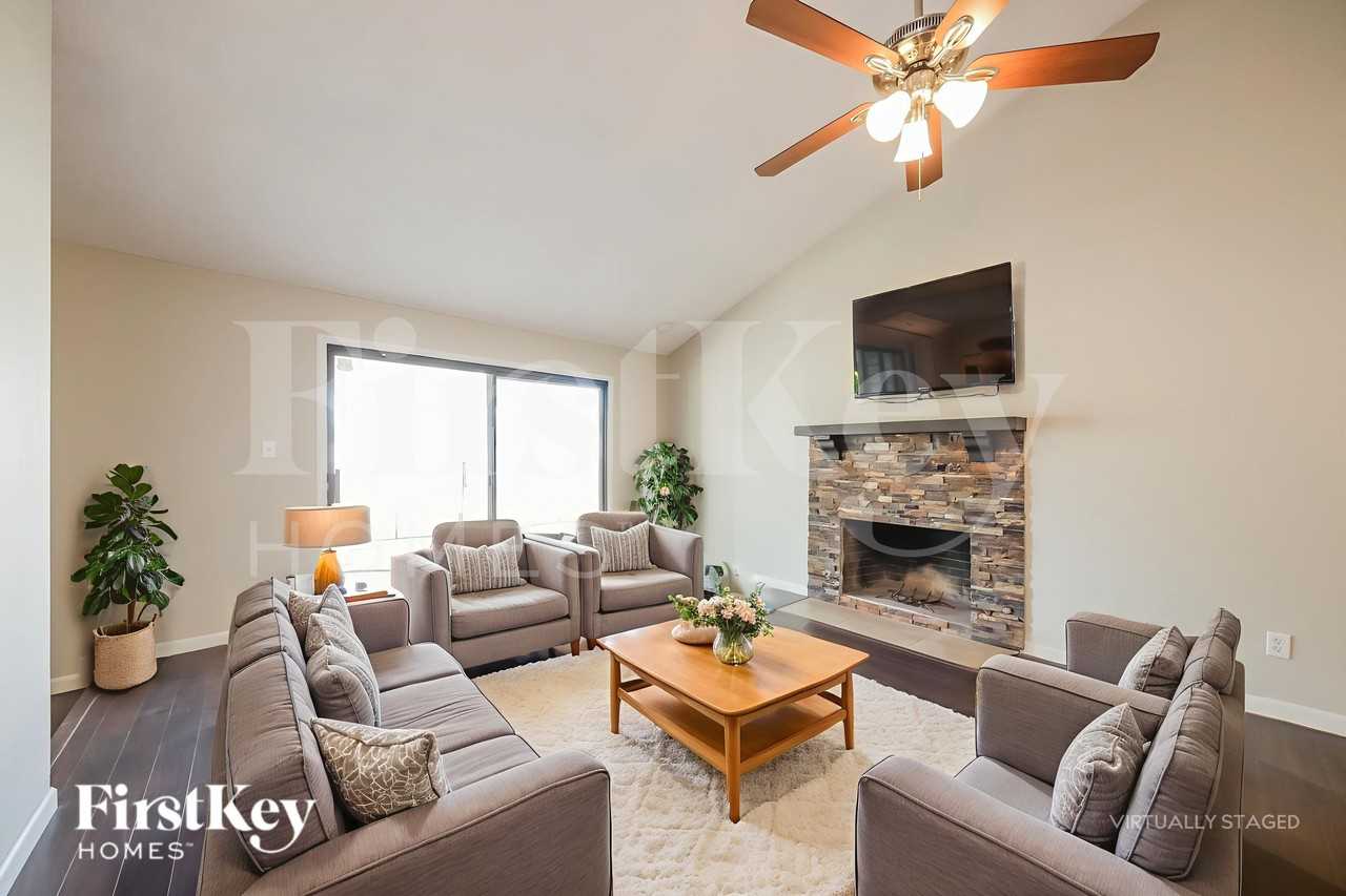 16814 N 34th Ave - Photo 7 of 18