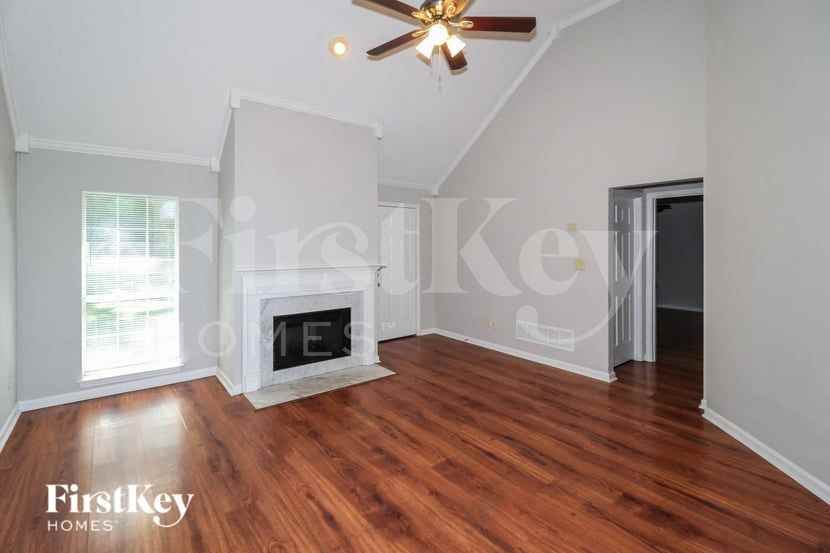 5659 Blackburg Dr - Photo 3 of 15