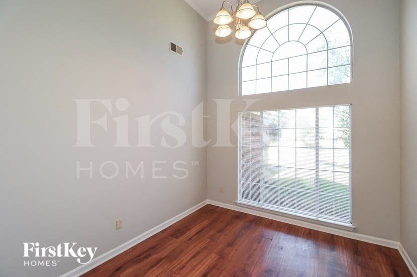 5659 Blackburg Dr - Photo 5 of 15