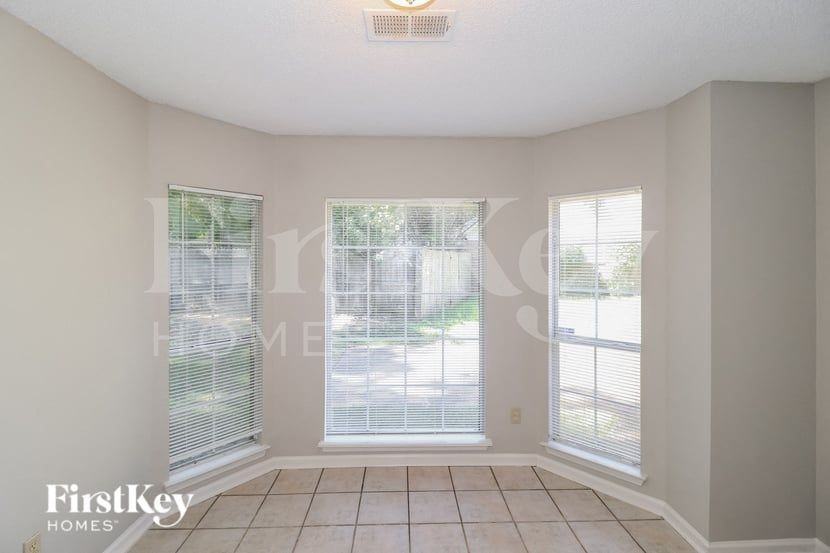 5659 Blackburg Dr - Photo 6 of 15