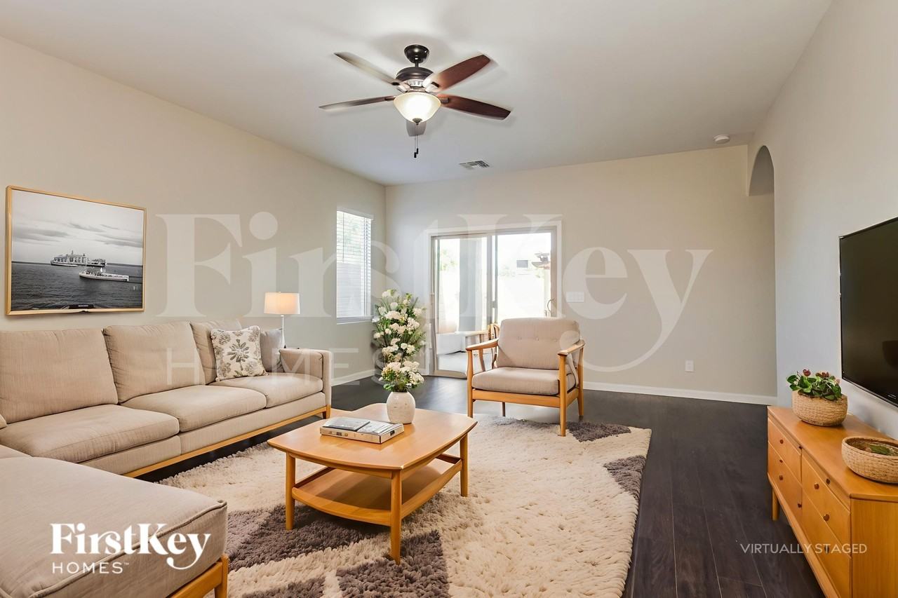 23587 W Harrison Dr - Photo 4 of 18