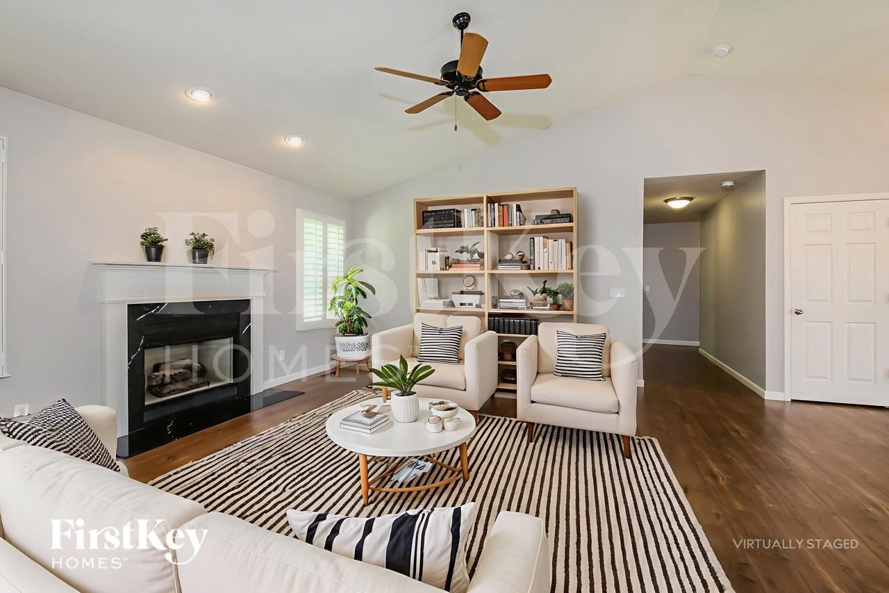 616 Autumnwood Forest Dr - Photo 5 of 18