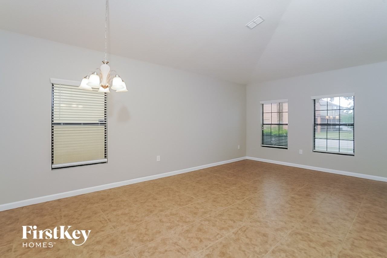 4060 Millicent Cir - Photo 3 of 15