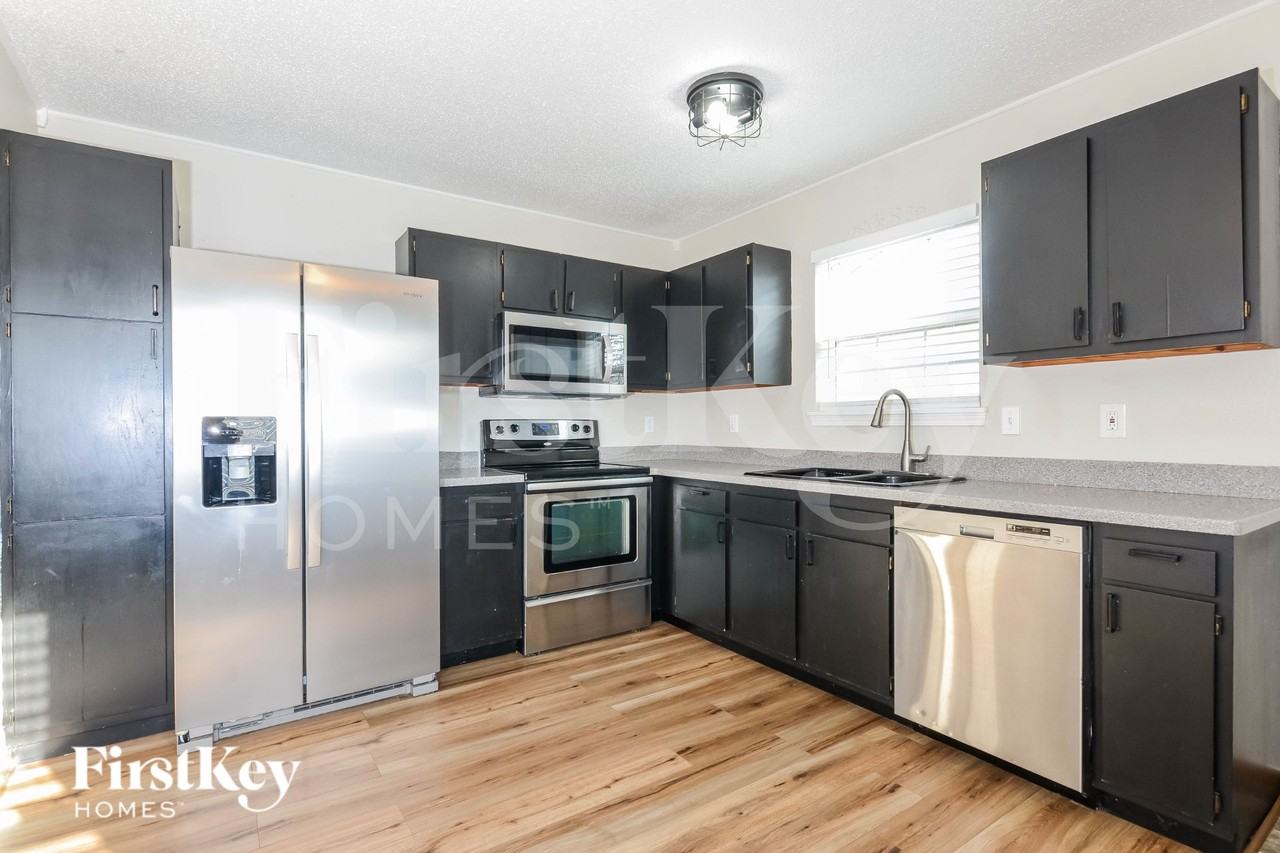 5355 Milhouse Rd - Photo 4 of 15