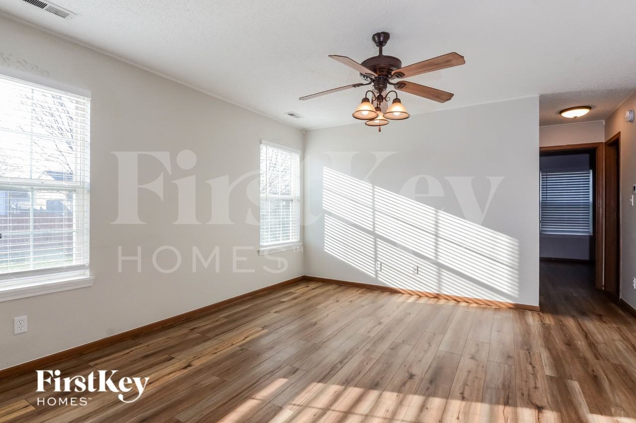 5355 Milhouse Rd - Photo 6 of 15