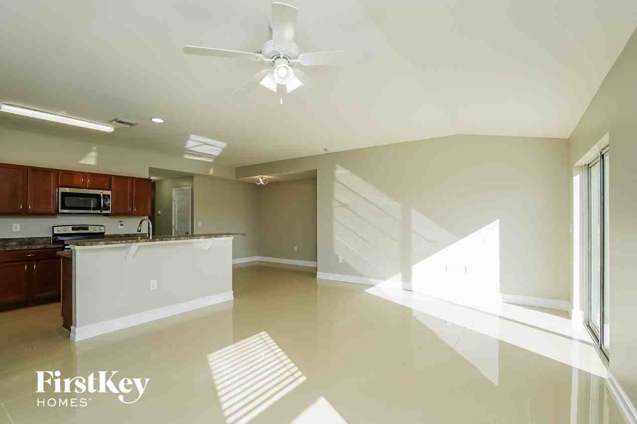 601 Nw 17th Ave - Photo 2 of 14