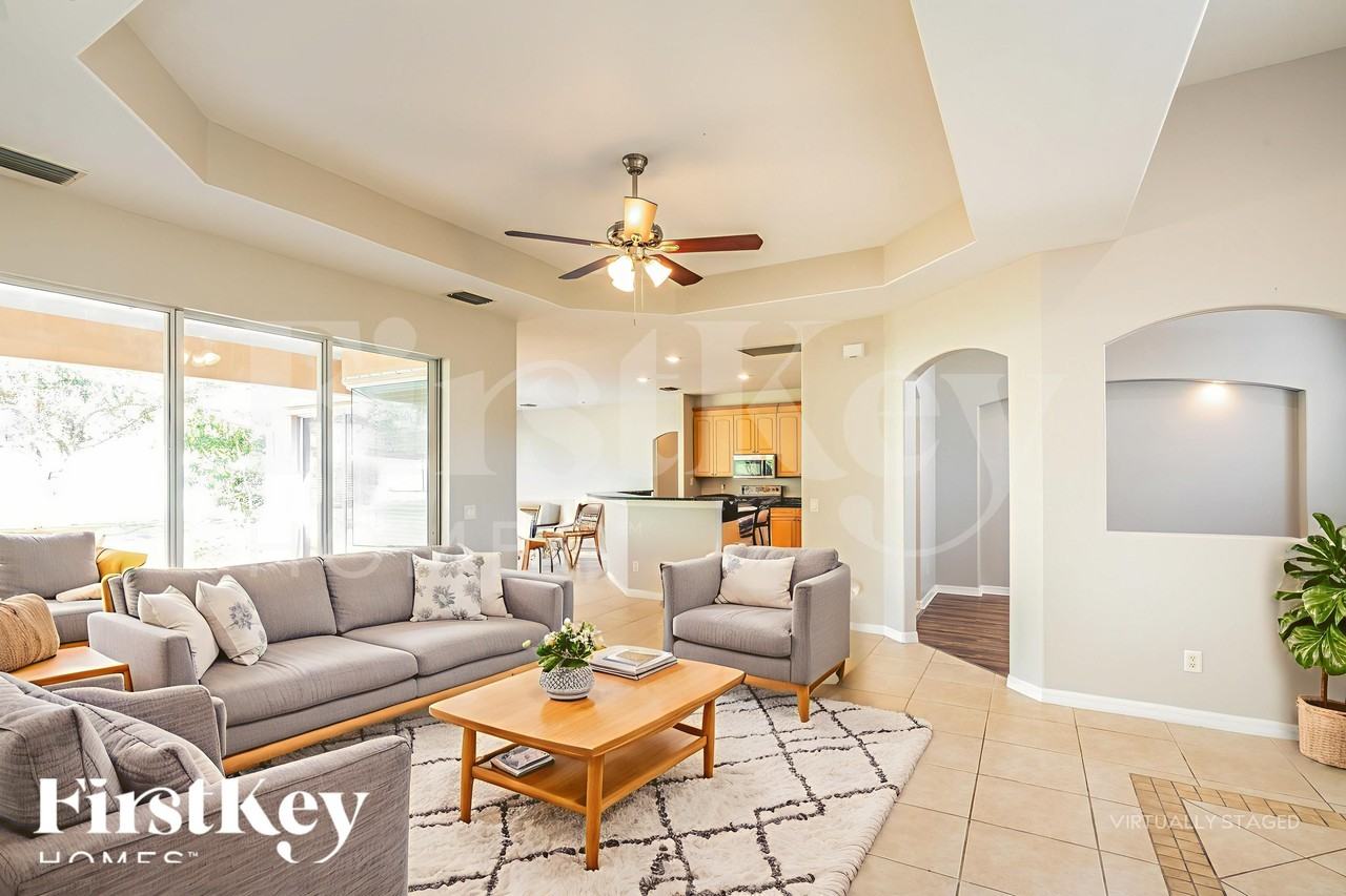 2081 Nuremberg Blvd - Photo 4 of 18