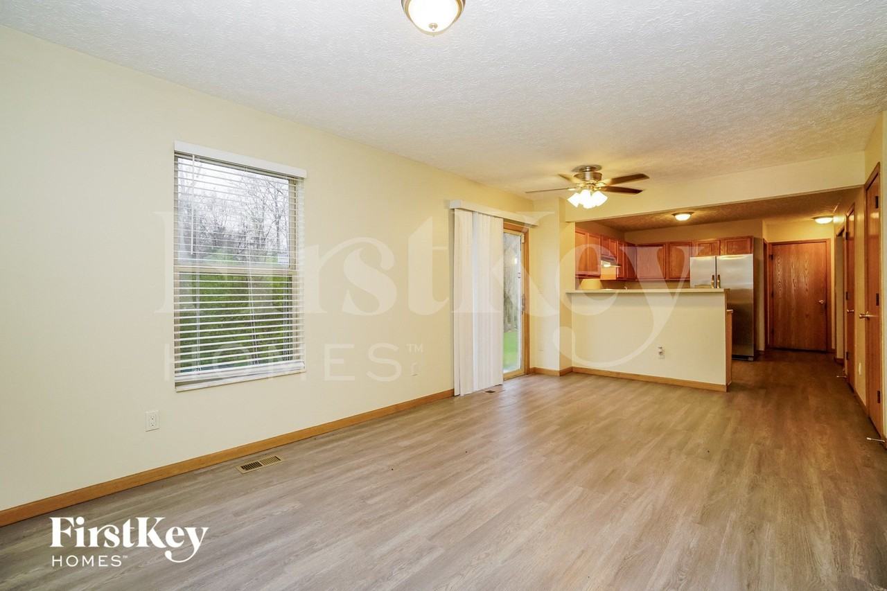 3953 Highland Bluff Dr - Photo 5 of 15