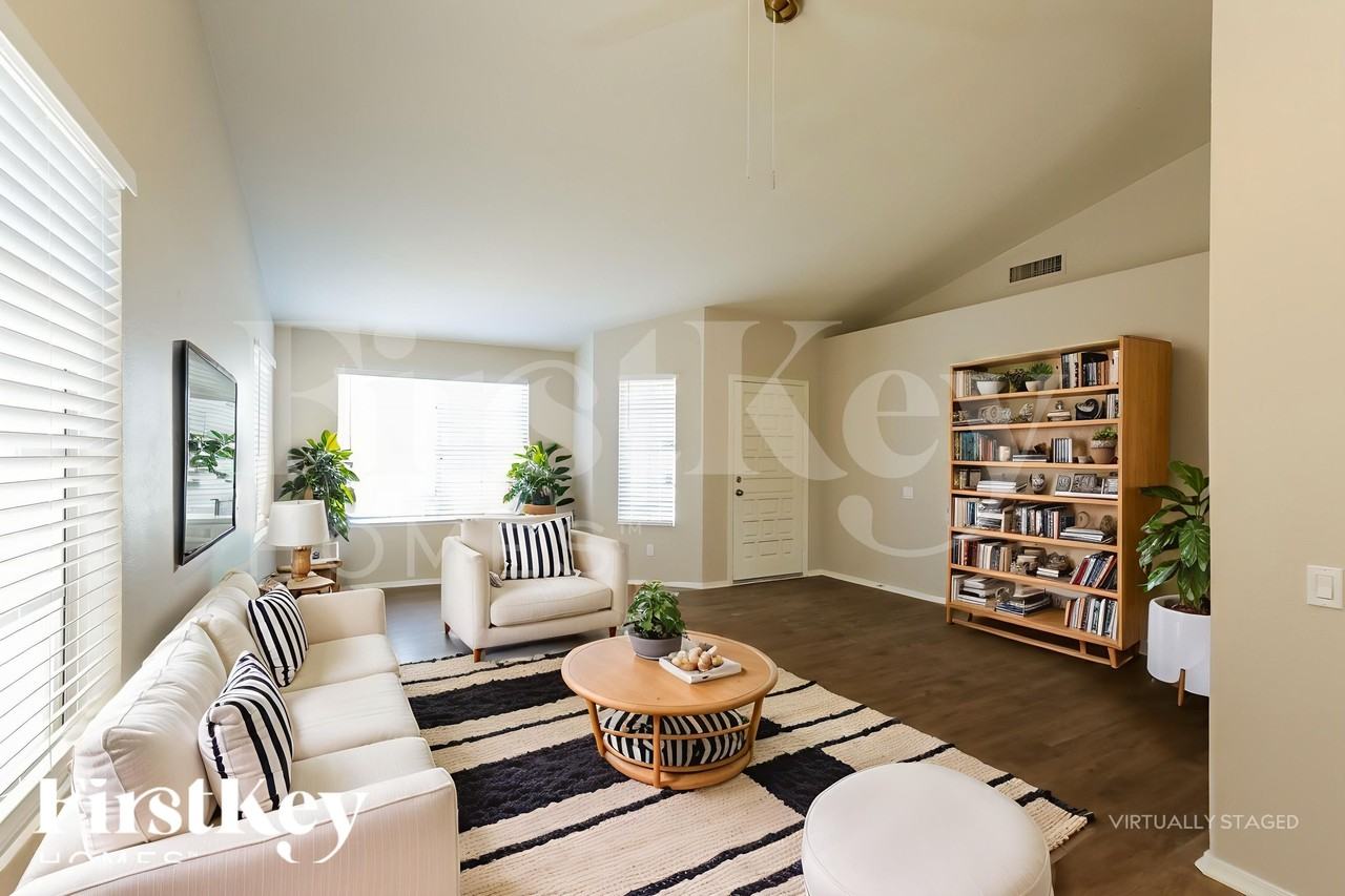 11317 W Citrus Grv - Photo 4 of 18