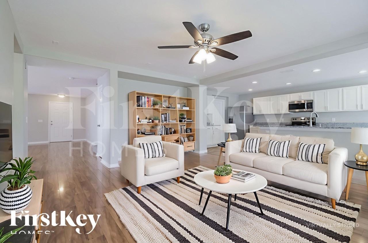 1344 Blackwater Pond Dr - Photo 5 of 18