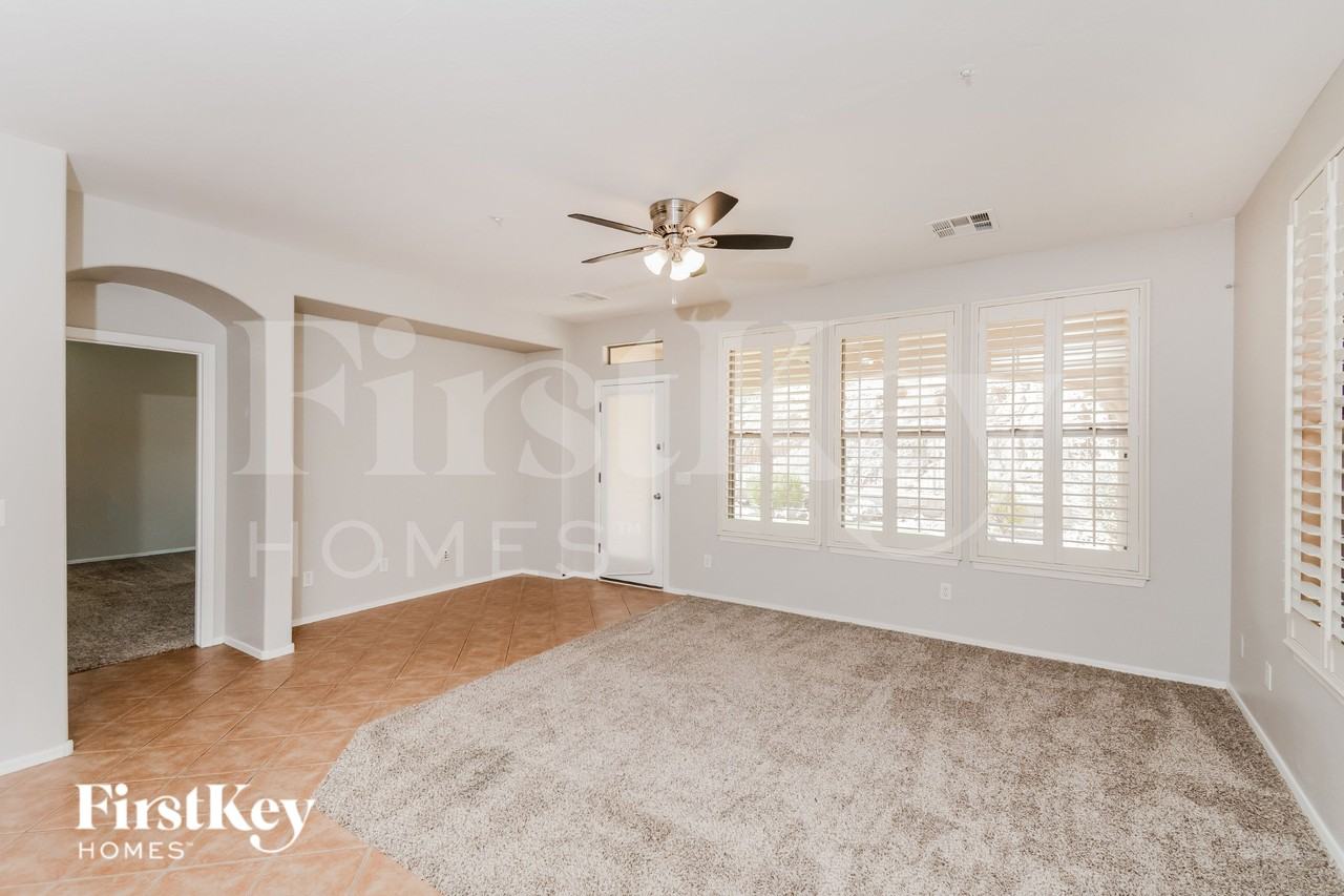 18505 W Verdin Rd - Photo 4 of 16