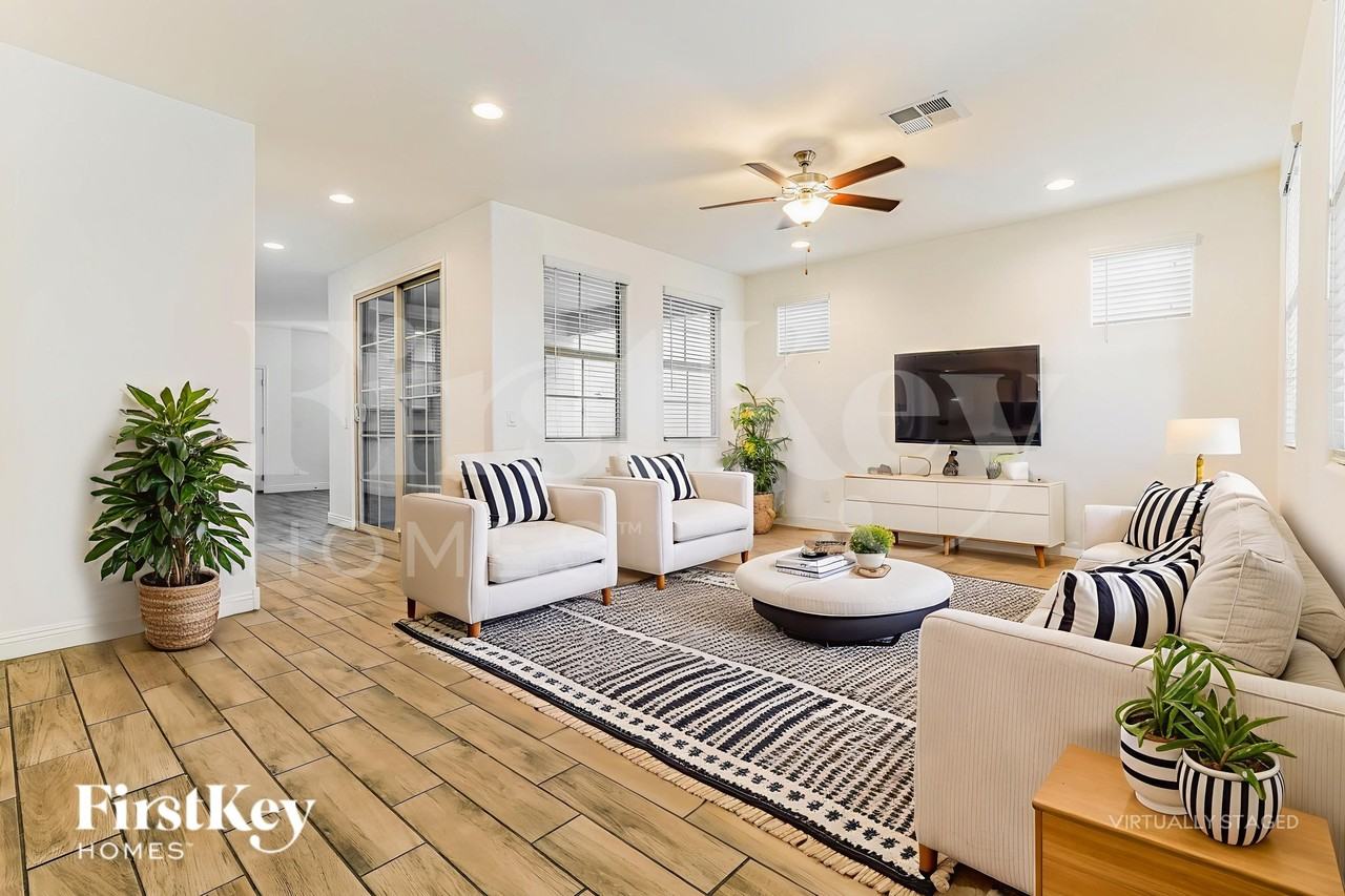 6926 E Butte St - Photo 3 of 19