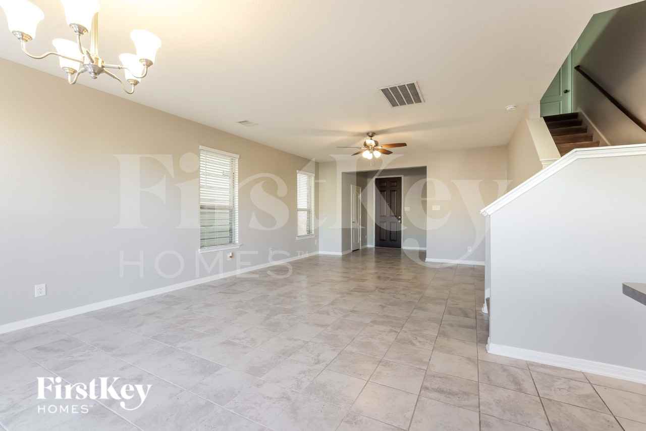 16330 Placewood Ct - Photo 3 of 16