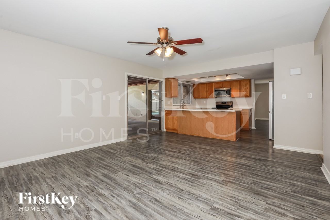 1748 W Monte Ave - Photo 5 of 15