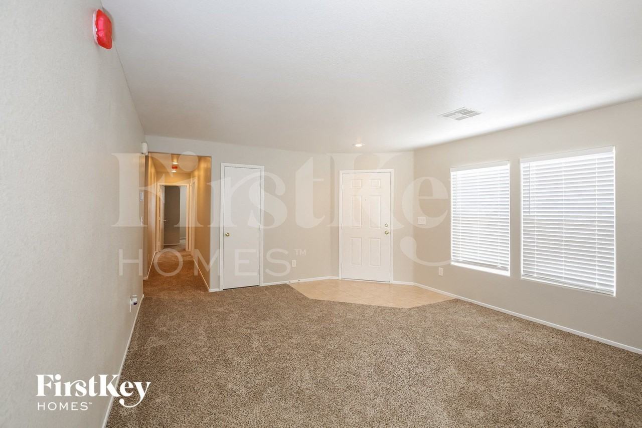 3324 Palatine Hills Ave - Photo 3 of 15