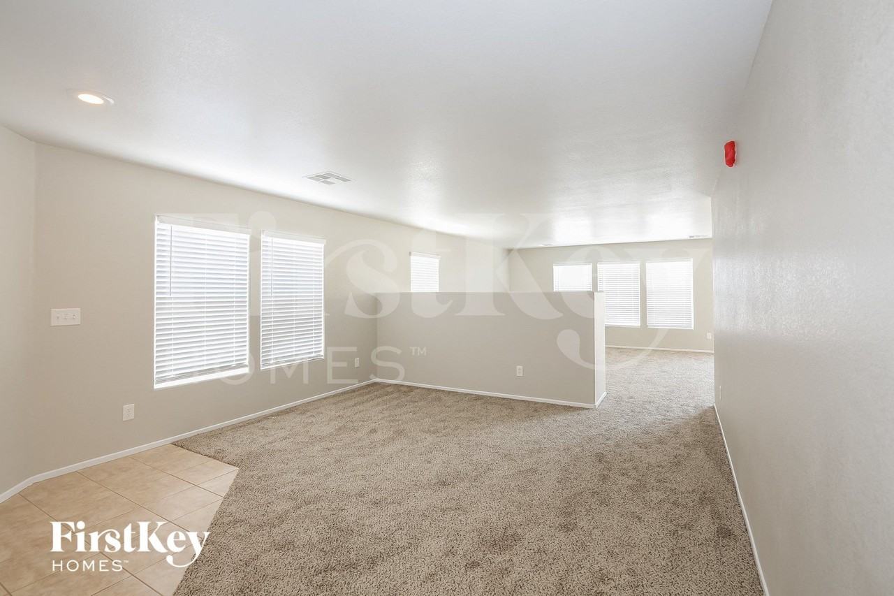 3324 Palatine Hills Ave - Photo 4 of 15