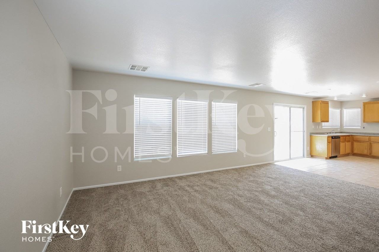 3324 Palatine Hills Ave - Photo 5 of 15