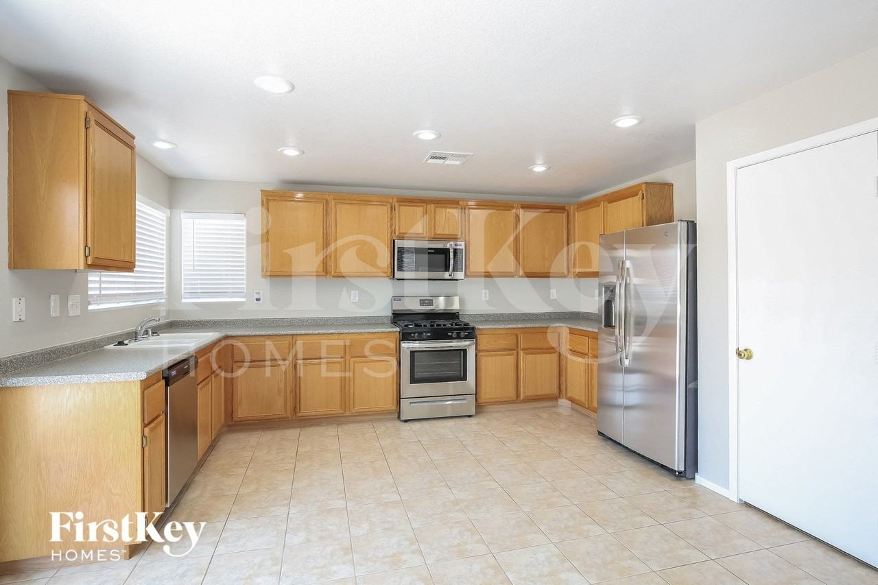 3324 Palatine Hills Ave - Photo 7 of 15