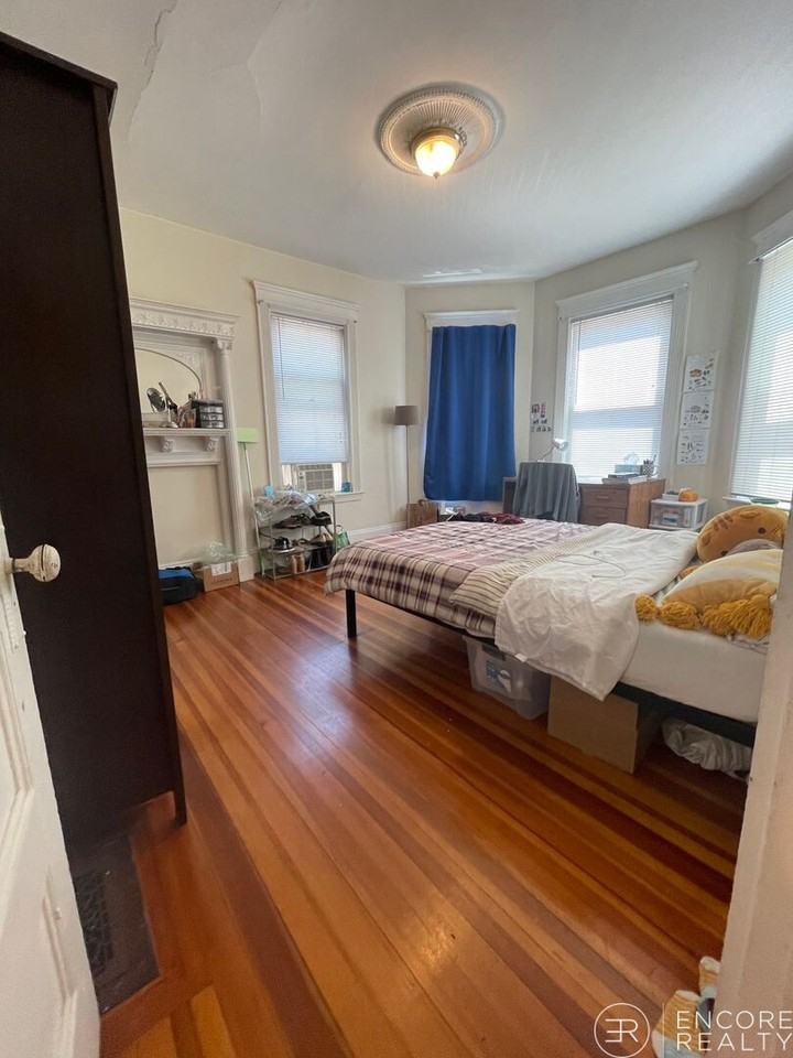 65 Hillside St #2 - Photo 7 of 12