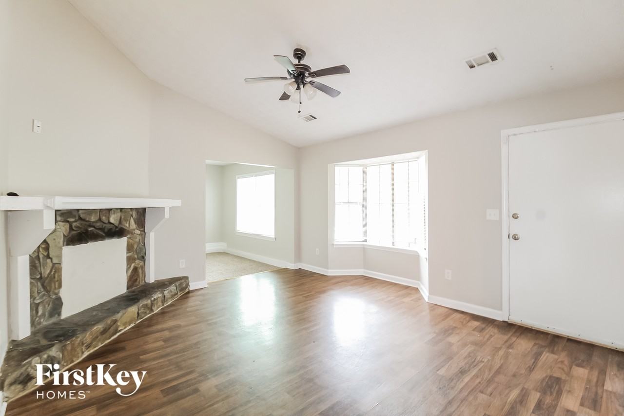 3972 Mcgill Dr - Photo 3 of 15