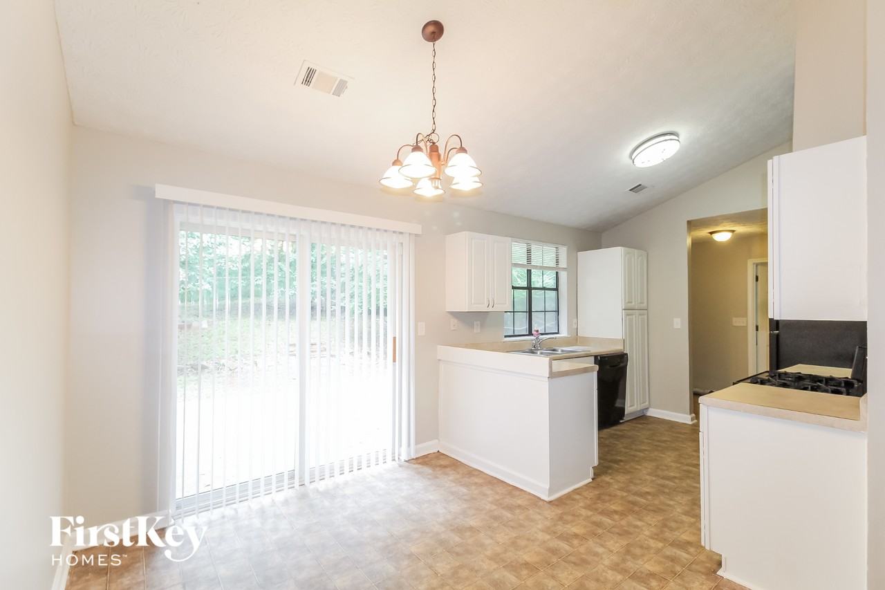 3972 Mcgill Dr - Photo 5 of 15