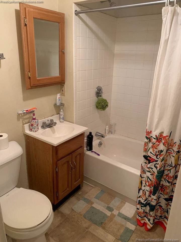 Fuller St #B - Photo 5 of 8