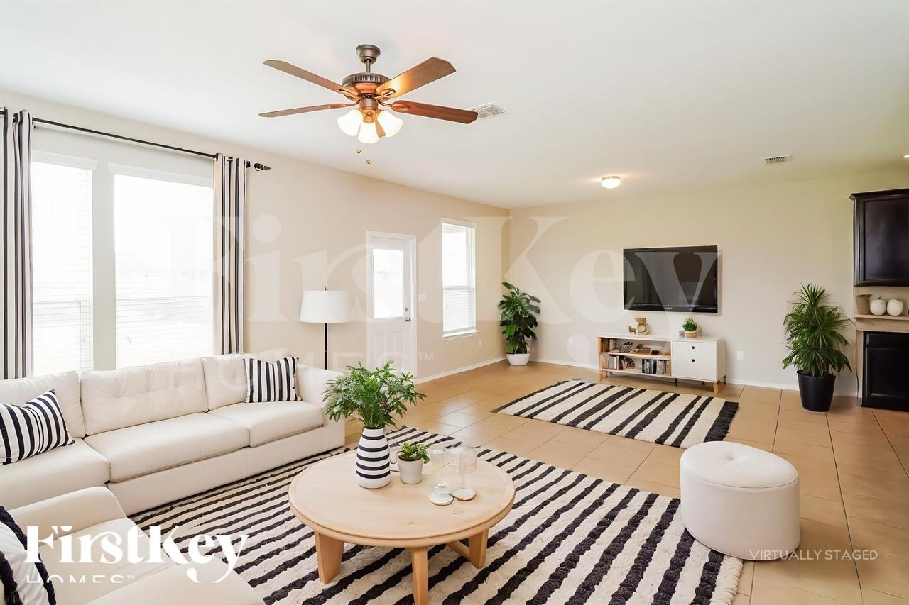 10514 Century Farm Dr - Photo 4 of 18