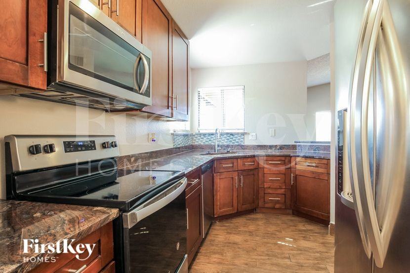 515 E Renee Dr - Photo 6 of 16