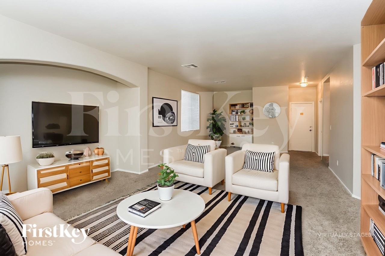 4633 Sergeant Ct - Photo 6 of 19