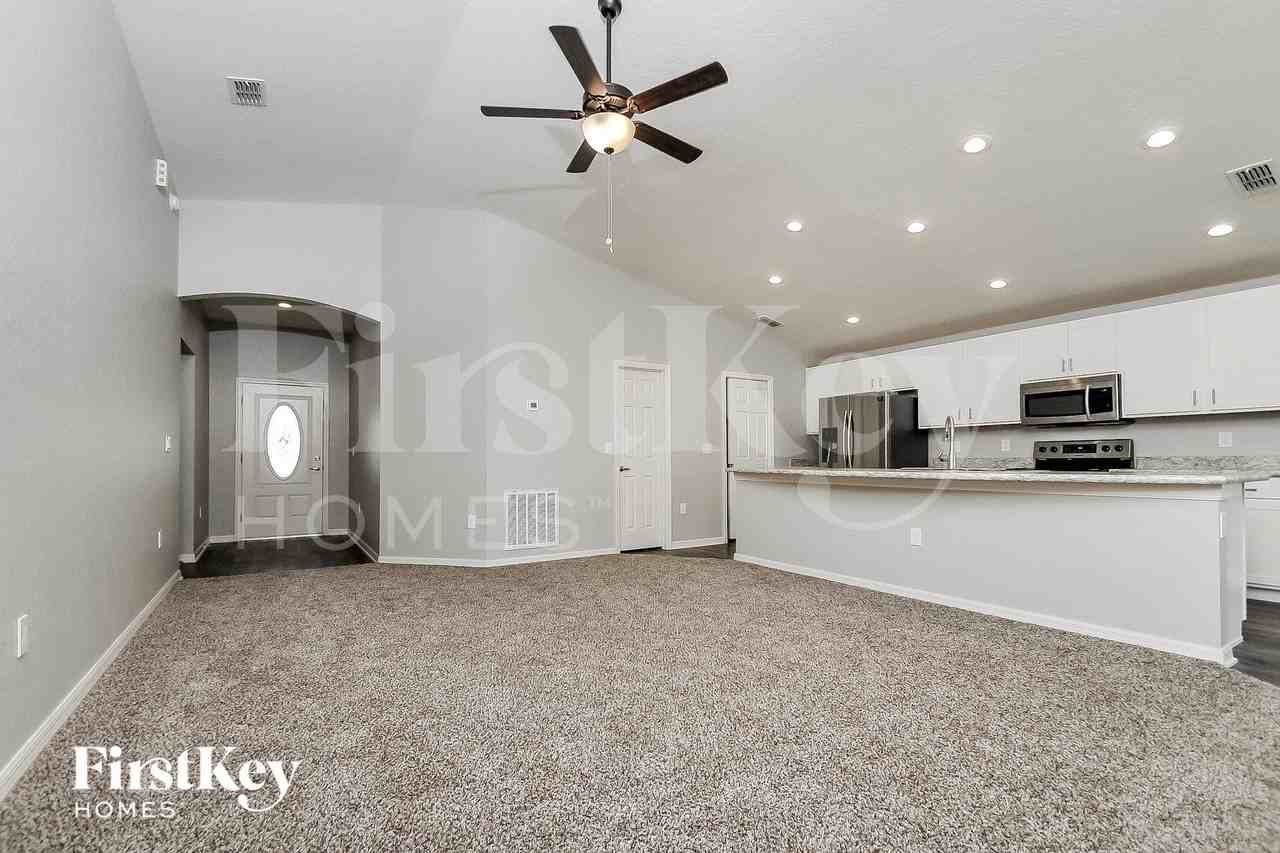 851 Orleans Dr - Photo 2 of 15