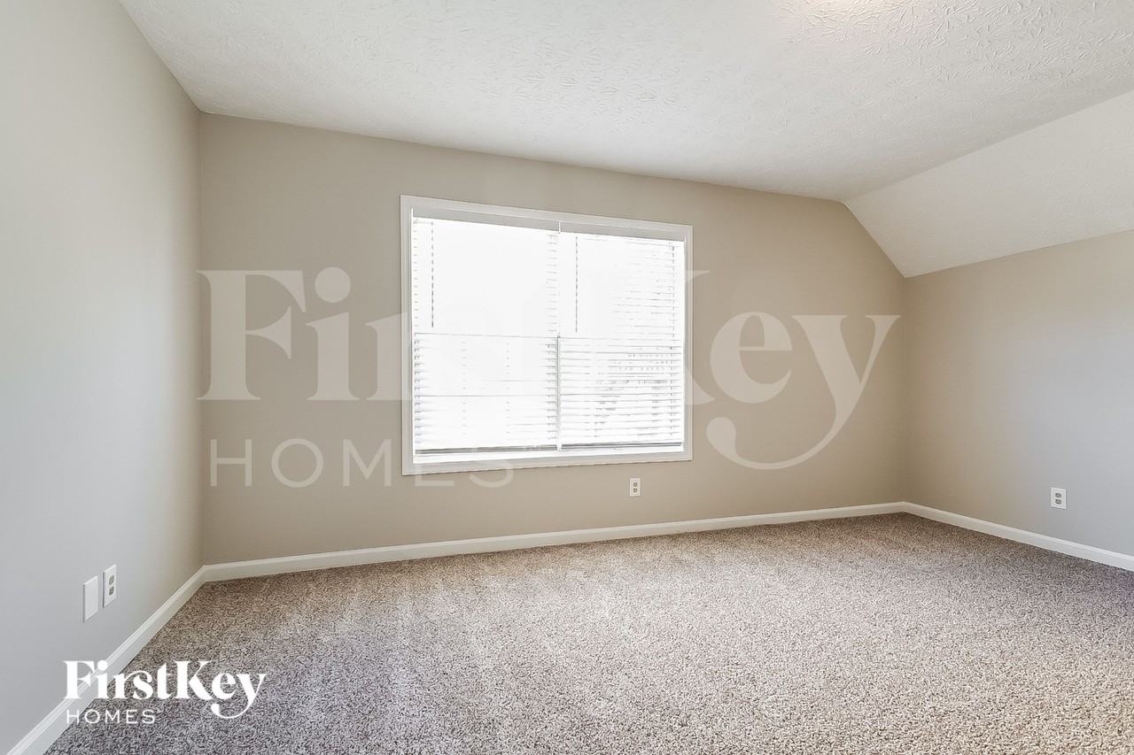 2964 Shady Woods Cir - Photo 7 of 15