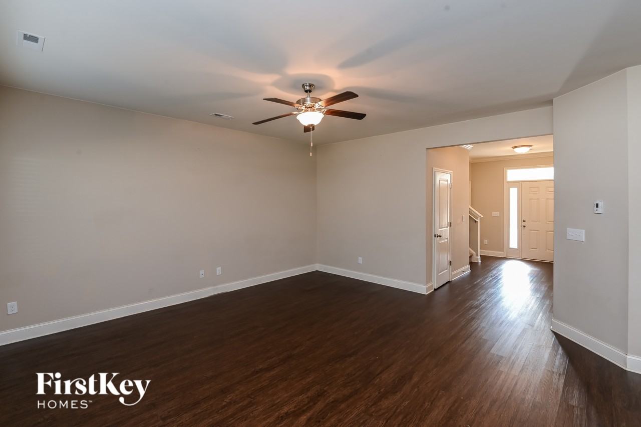 9147 Marion Oaks Dr - Photo 4 of 15