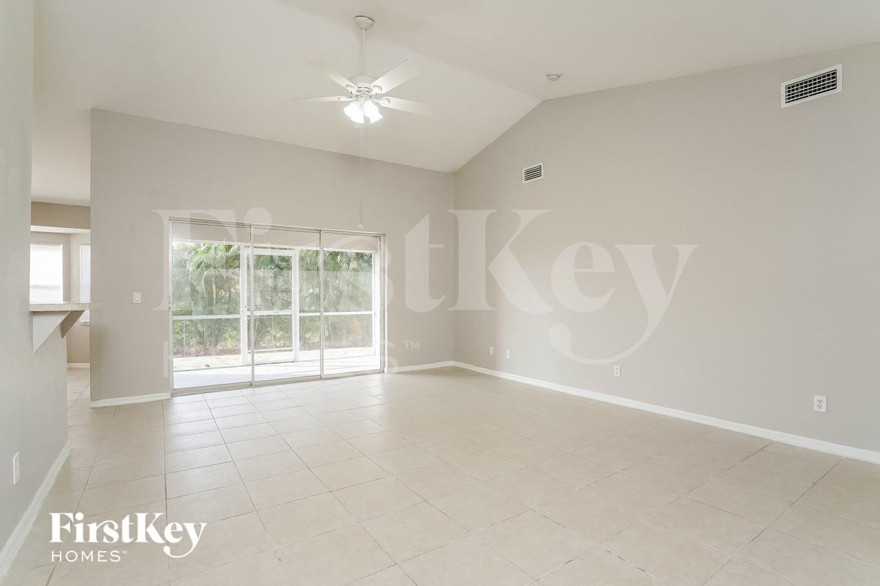 8352 Bahamas Rd - Photo 2 of 15