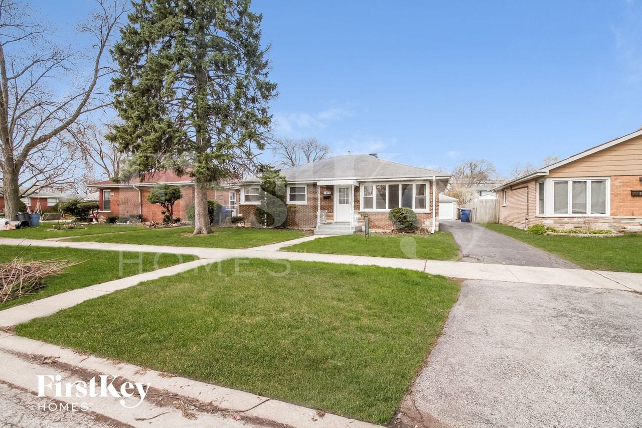 8840 Sproat Ave - Photo 2 of 15