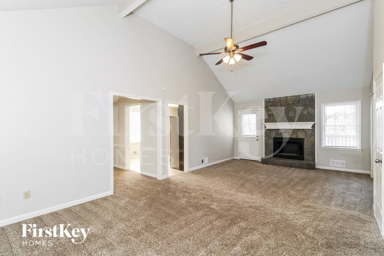 770 Simmons Mine Cir - Photo 2 of 15