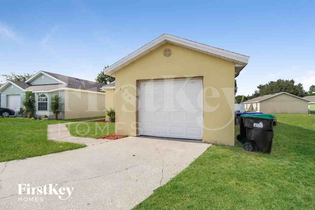 6528 Viewpoint Ct - Photo 2 of 15