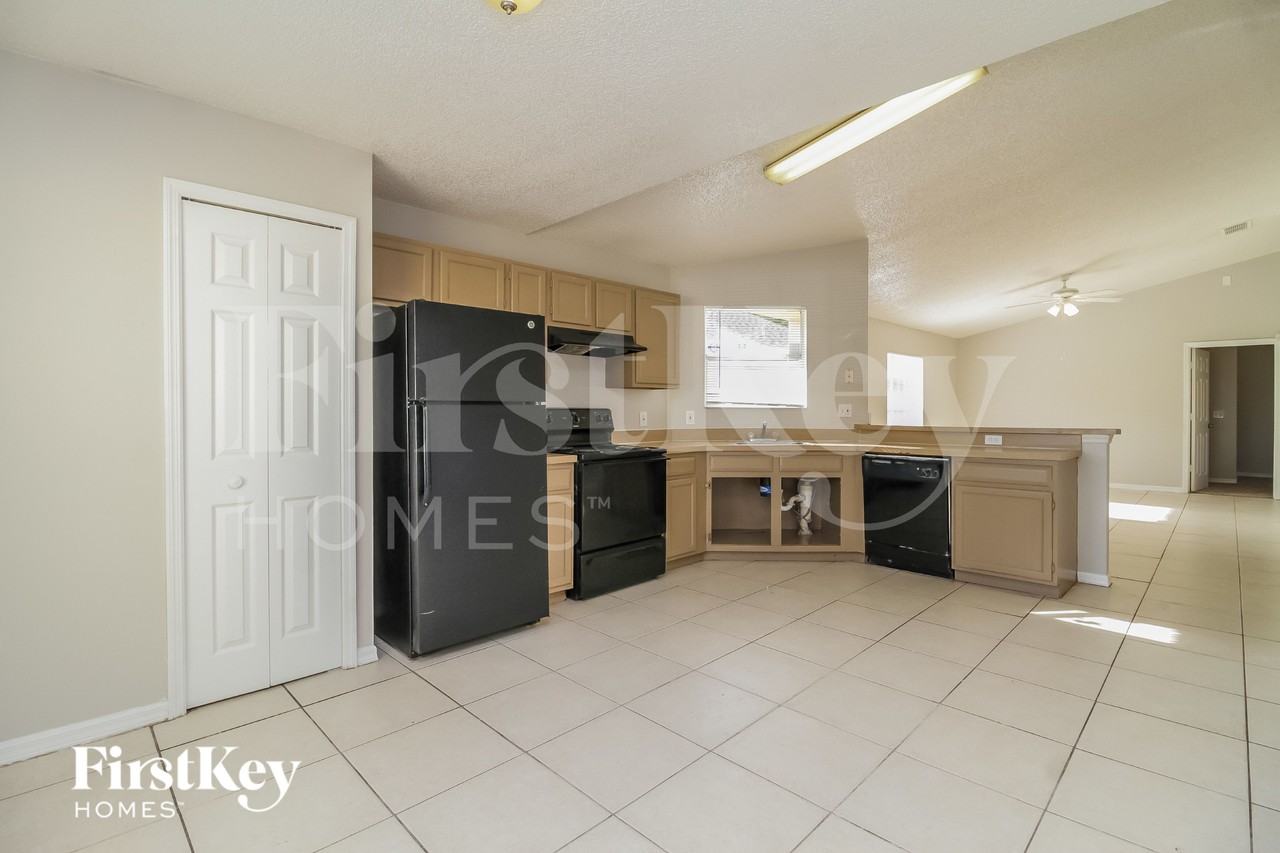 6528 Viewpoint Ct - Photo 7 of 15