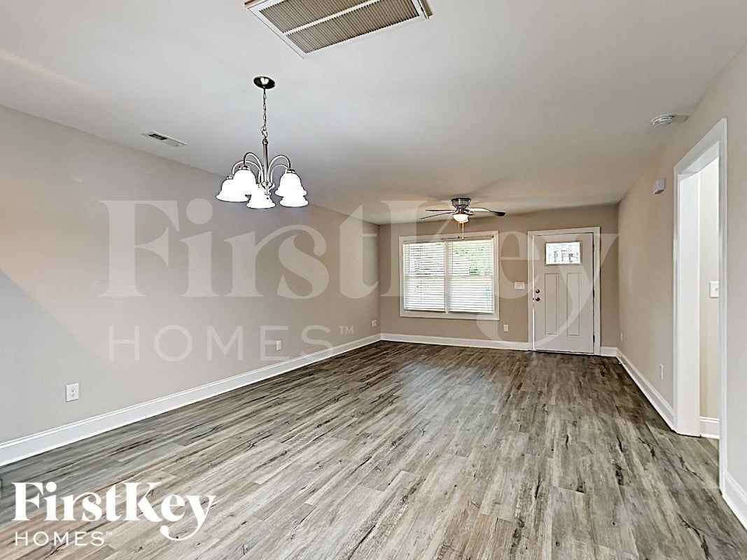 529 Harris St Nw - Photo 2 of 15