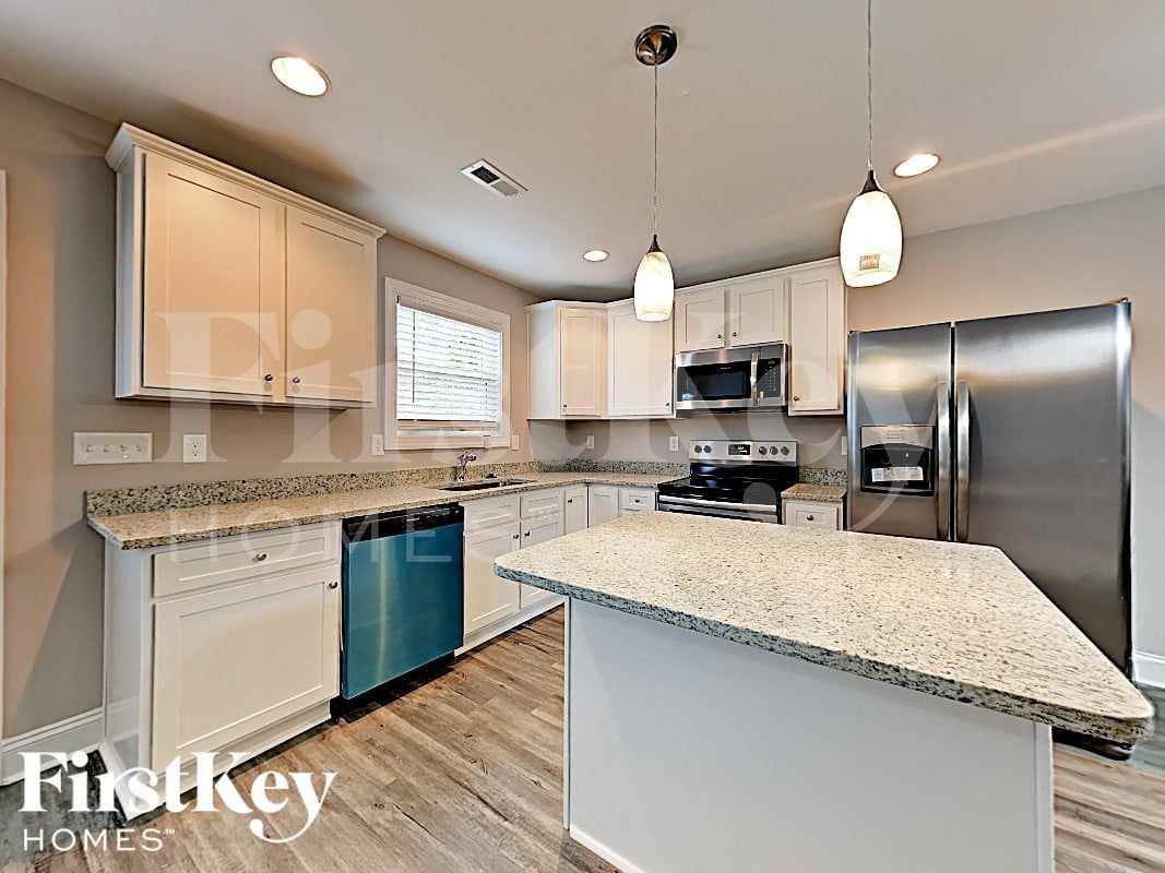 529 Harris St Nw - Photo 4 of 15