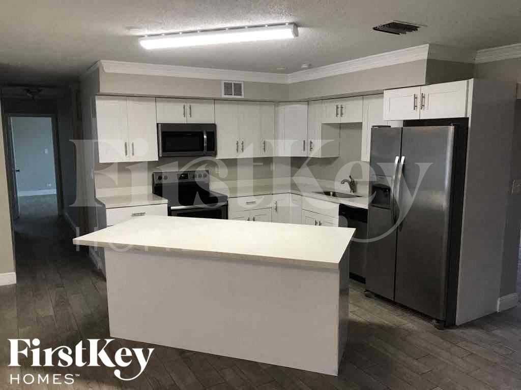 4882 Pine Cone Ln - Photo 7 of 22