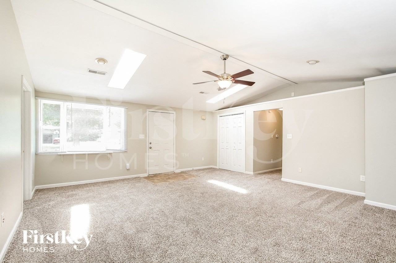 3312 S Parker Ave - Photo 6 of 15