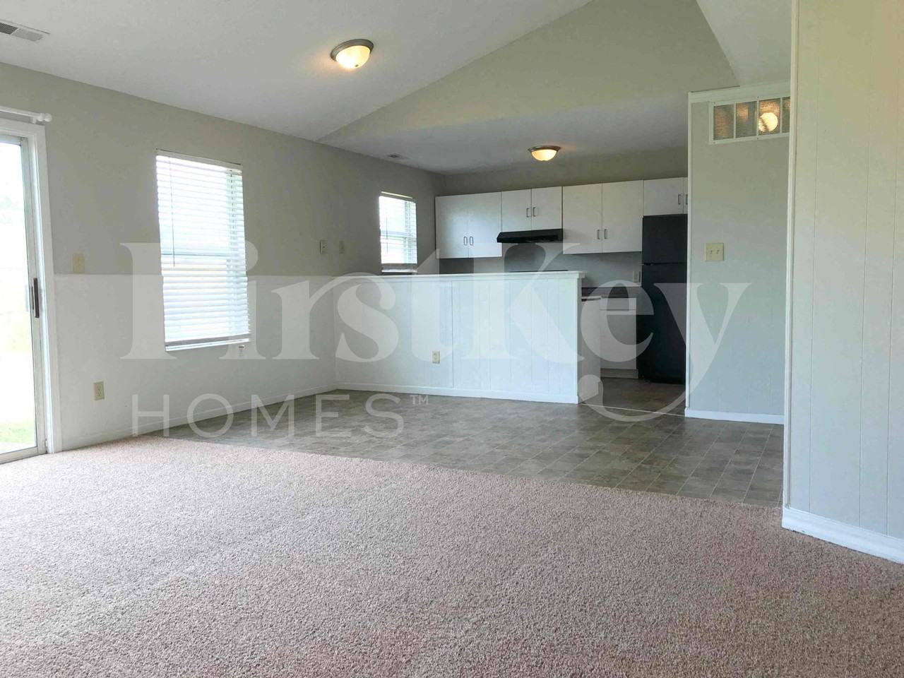 2814 Boyd Ln - Photo 2 of 11