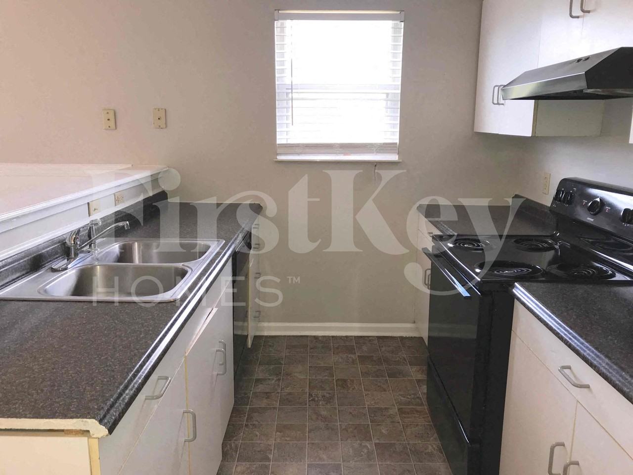 2814 Boyd Ln - Photo 5 of 11