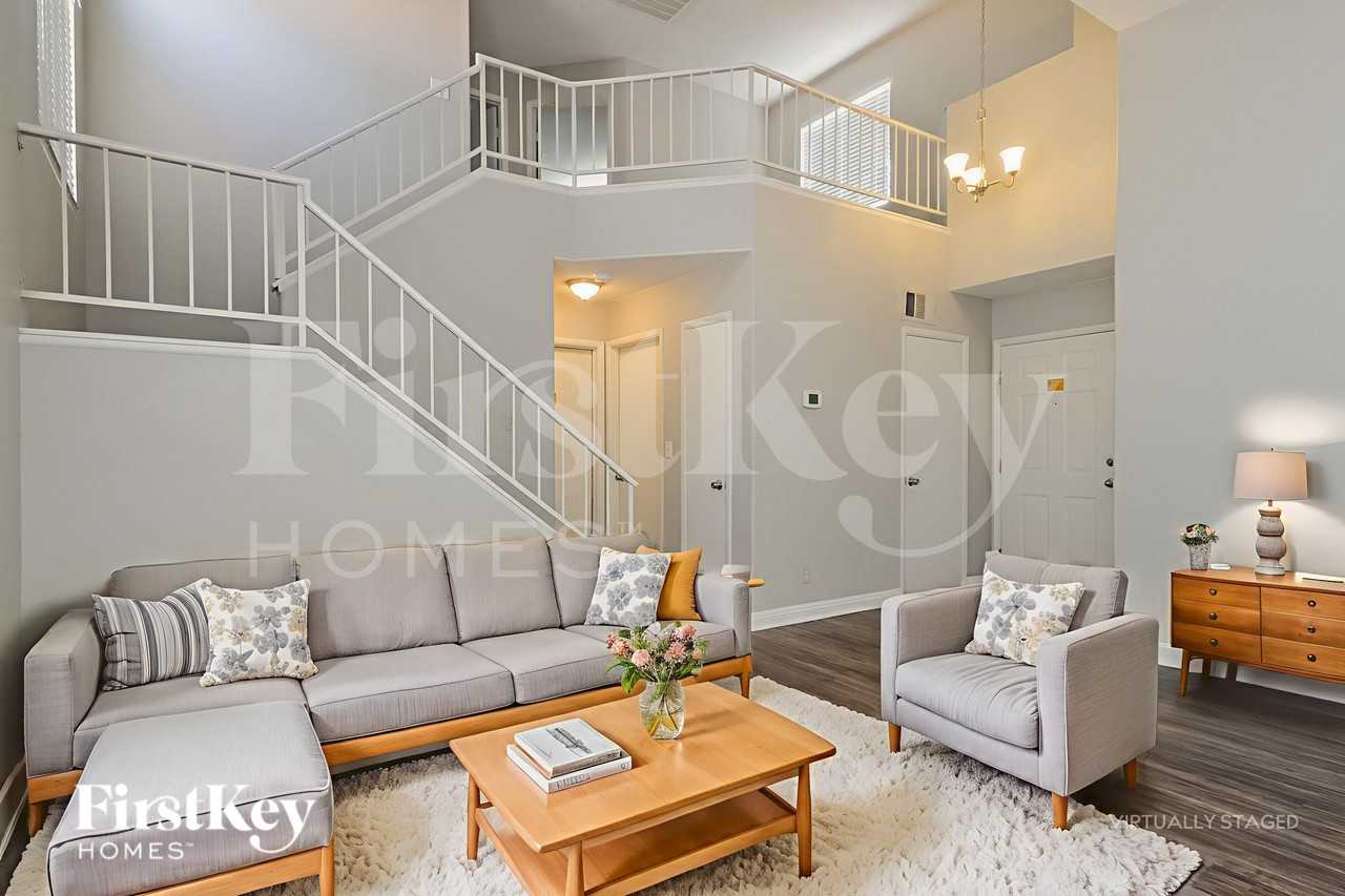 267 Spring Hills Ln - Photo 4 of 19