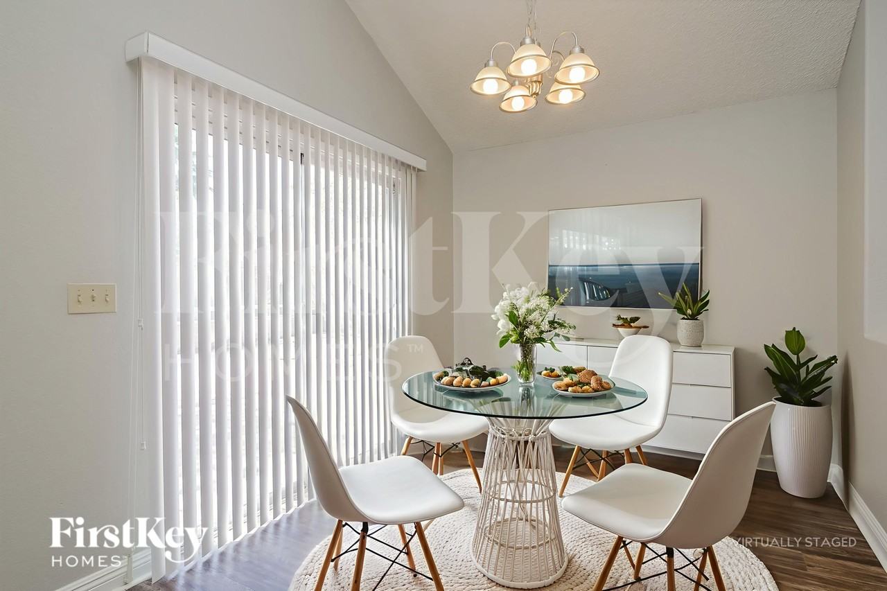 267 Spring Hills Ln - Photo 7 of 19