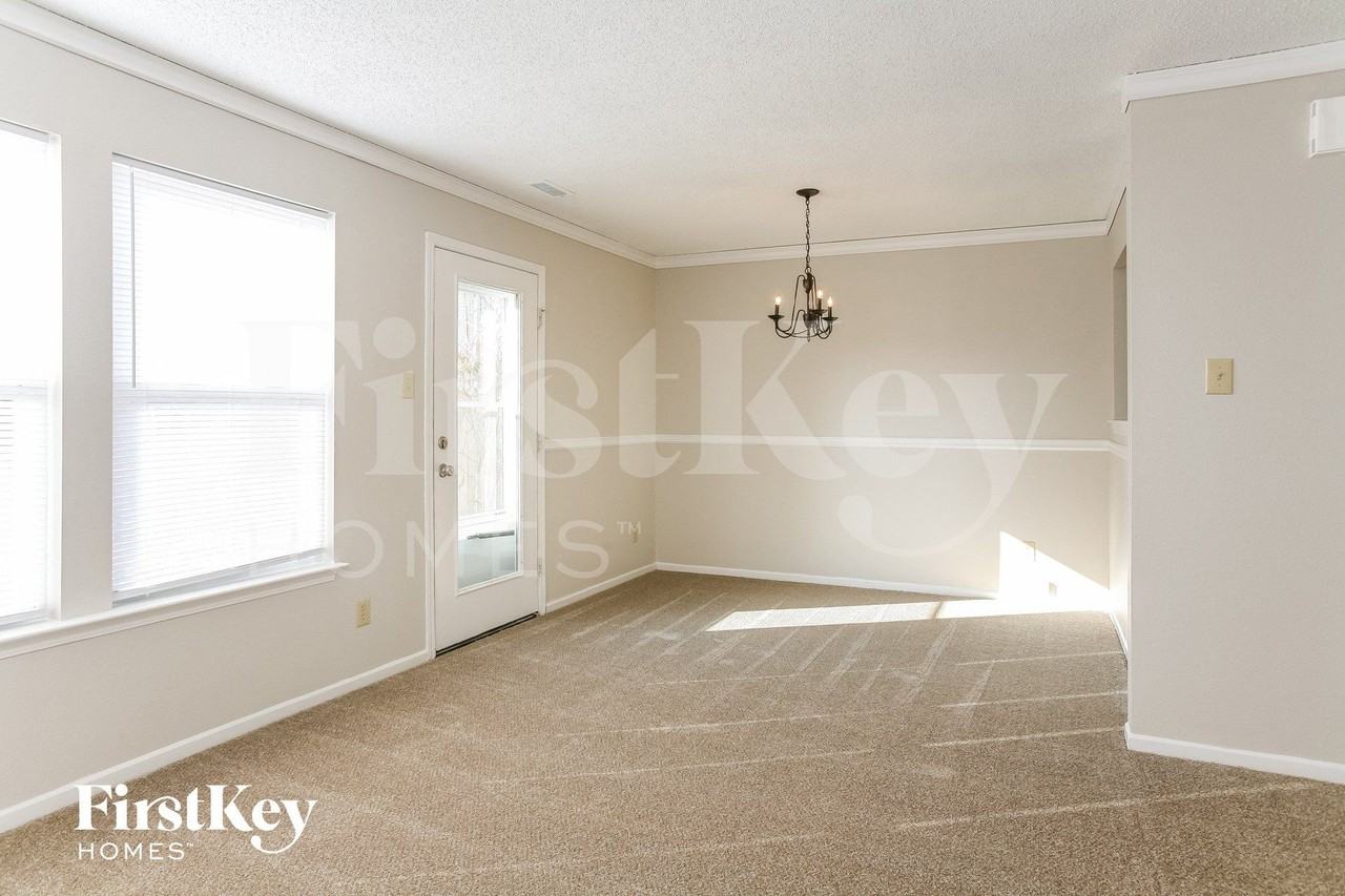 2435 Redland Ln - Photo 4 of 15