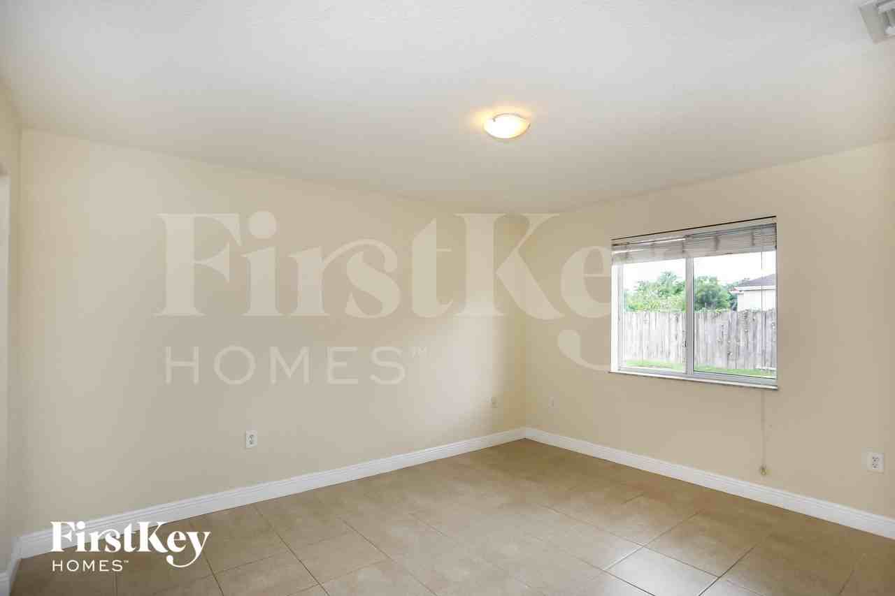 20467 Swstreet - Photo 7 of 14