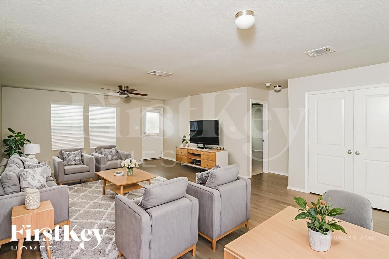 1936 Heather Glen Dr - Photo 5 of 18