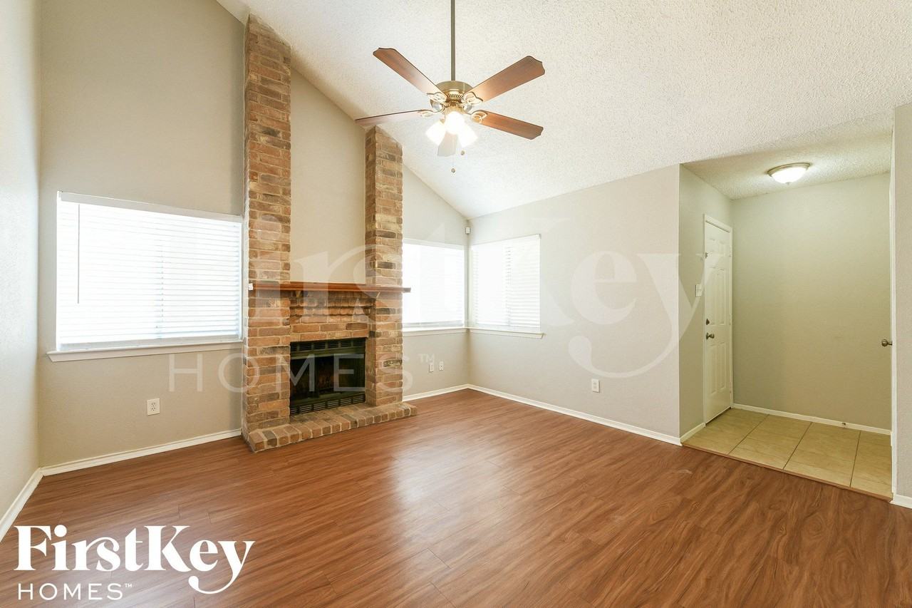 13630 Alon Ln - Photo 4 of 15