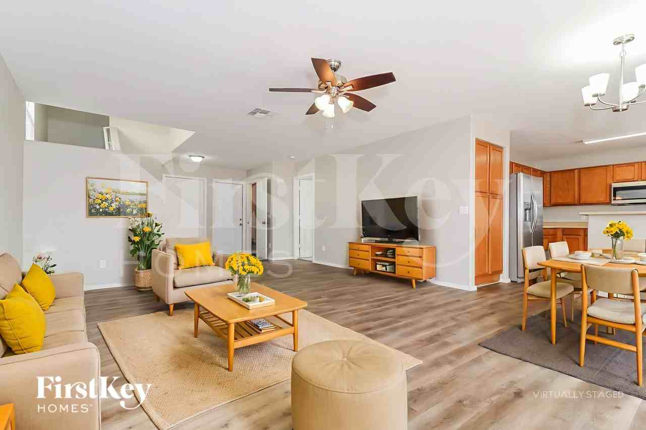 12214 W Flores Dr - Photo 3 of 18